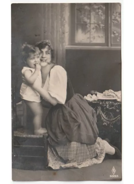 1922 Photo Carte Postale Portrait Maman Petite Fille Vêtements D'Époque