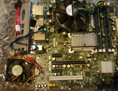 RAM 4GB DDR2 Crucial INTEL E5300 CPU ACER EG31M mATXUSB Scheda Madre IOP HSF Bundle 