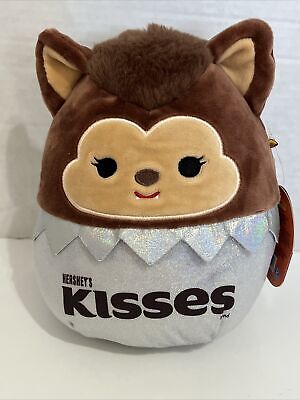 kisses squishmallow