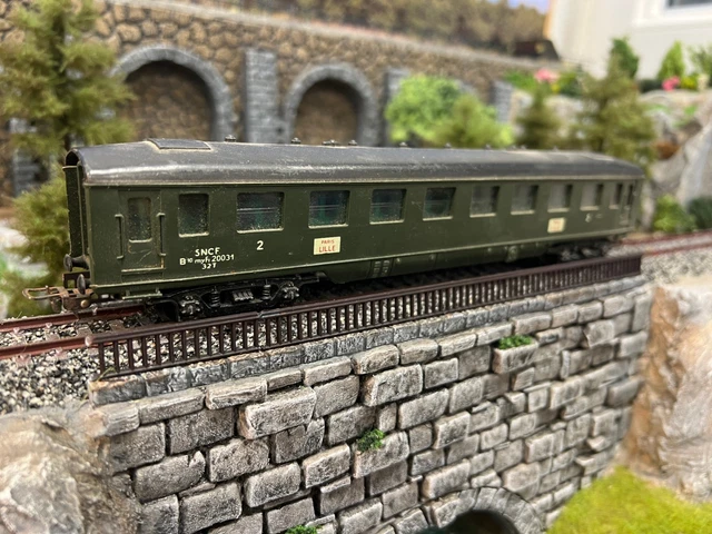 Voiture Voyageurs SNCF 2ème Classe Hornby Meccano 7350 - Échelle HO, Occasion Bon état, Fabriqué En France
