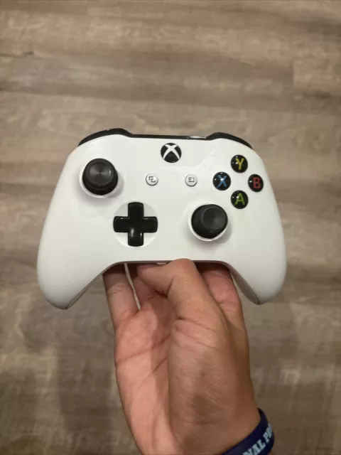 Microsoft 1708 Xbox One Controller - White