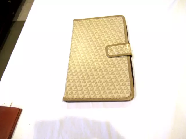 Avon beige jewelry carrying case, vintage