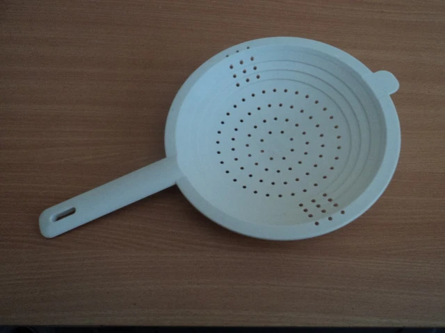 Grand moule couronne tupperware - Arts de la table