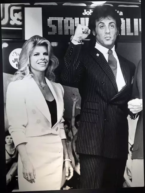 Photo de presse vintage Sylvester Stallone Avec Le Épouse Sasha FT 891 - tirage