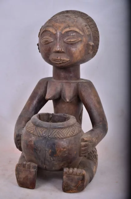 Africa tribal Art, Nice Luba  mandiante Statue from DRC (Congo).