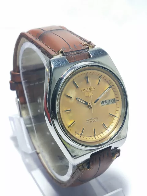 Vintage  Seiko  Automatic Movement Day Date Analog Dial Wrist Watch J95