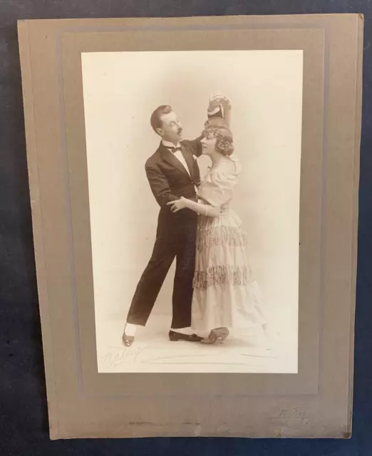 LIV10227  Photographie Photo vintage Waléry danse daseur danseuse couple mode