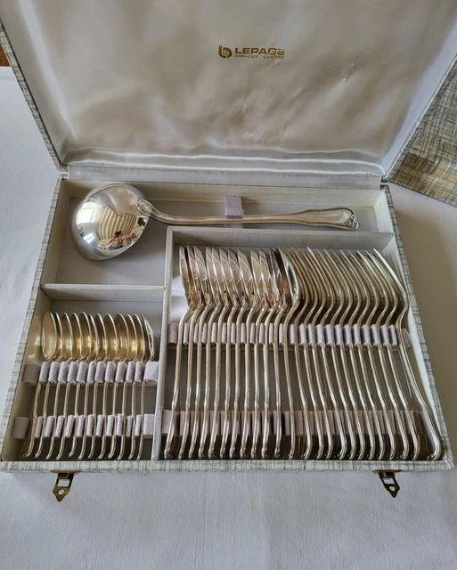 RAVINET D'ENFERT Paris - Couverts de baptême en argent (925) à décor de rubans… - Boisgirard Antonini