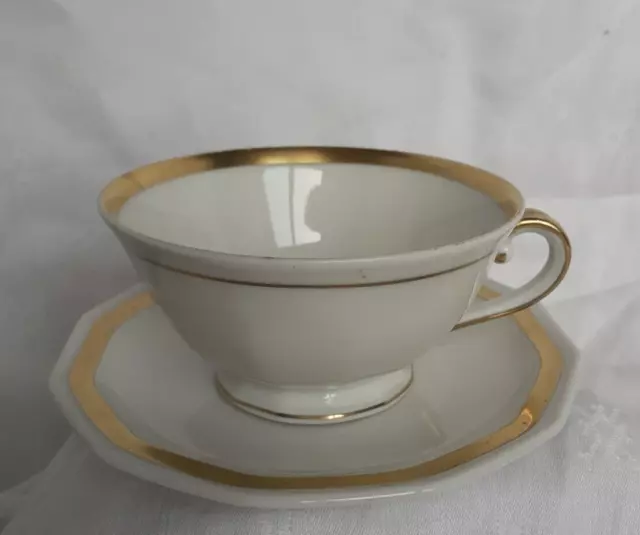 Tasse à thé ou café en porcelaine de Limoges Bernardaud Art Déco