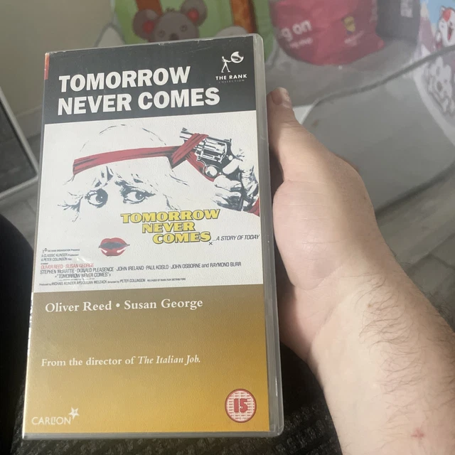 TOMORROW NEVER COMES VHS Oliver Reed Susan George Raymond Burr Donald ...