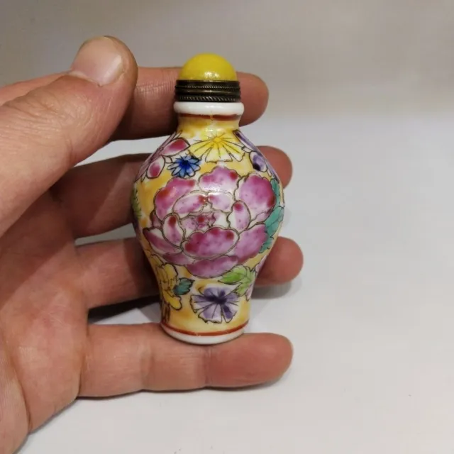 An Exquisite Chinese Collectible Hand-painted Enamel Floral Peony Snuff Bottle