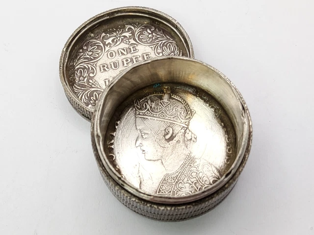 Insolita Scatola Argento Solido Antica Realizzata in X10 India Monete Una Rupia 1879