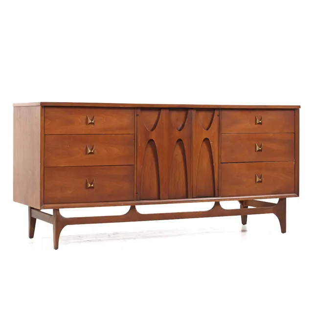 Broyhill Brasilia Mid Century Walnut 9-Drawer Dresser
