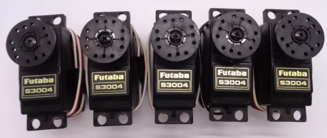 Futaba S3004 Standard Size Servos With Horns Excellent Condition Quantity Of 5