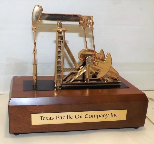 Vintage Texas Pacific Oil Company Oil Rig Model Battery Op. Works
