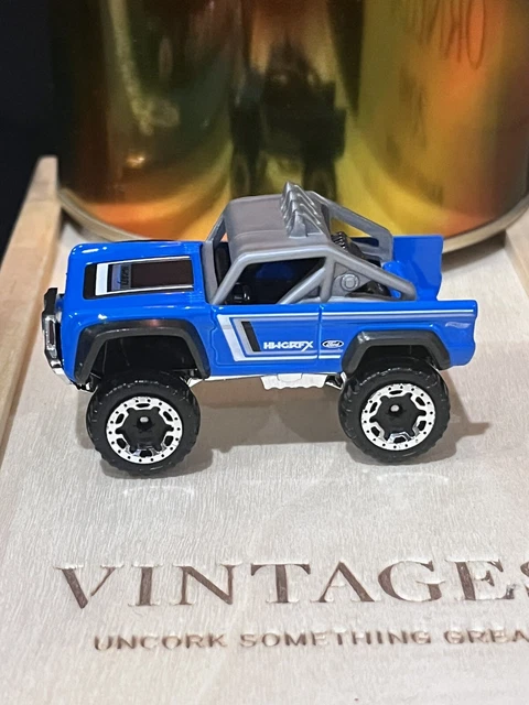 Hot Wheels 2021 #163 Then And Now Custom Ford Bronco Blu - 1/64 Diecast