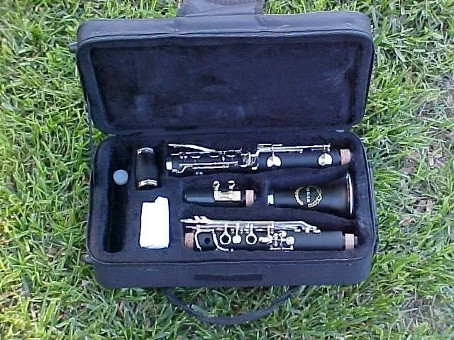 Clarinets-Bankruptcy Sale-New Intermediate Concert Band Clarinet-W/ Yamaha Pads