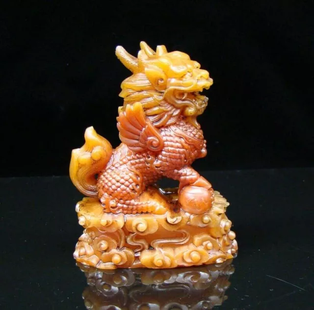 Chinese Shoushan Stone Jade Handmade Carved Statue Exquisite Lion