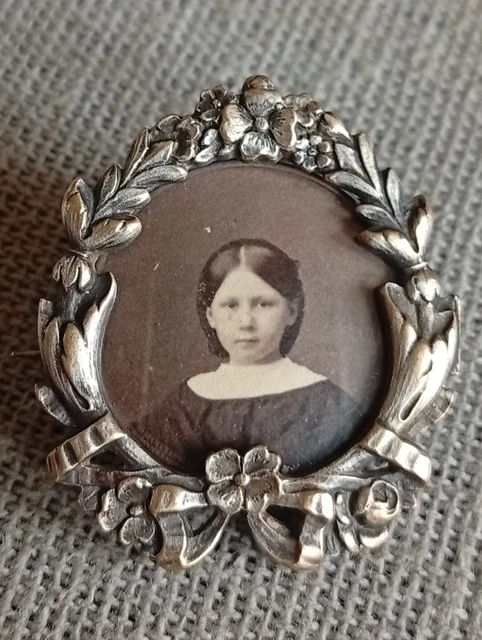 GRANDE BROCHE ARGENT Massif Napoleon Iii Avec Portrait Daguerreotype D'une Femme