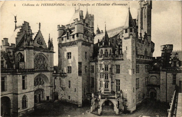 CPA Chateau de PIERREFONDS - La Chapelle et l'Escalier d'honneur (291676)