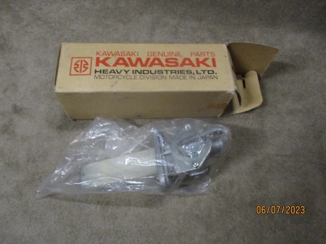 Robinet De Carburant 2EXTREME Pour Kawasaki VN800, ZRX, GPZ - Remplacement Essence