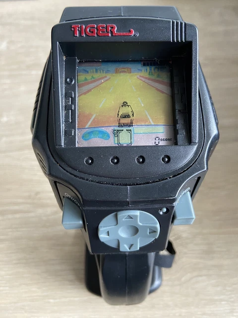 1996 TIGER GRIP GAMES TWISTED METAL HANDHELD GAME RARE Tested WORKS