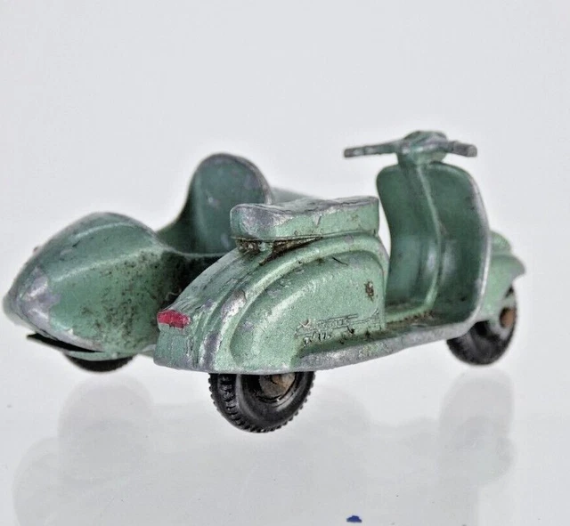 LESNEY LAMBRETTA TV 175 SIDECAR TOY SCOOTER Collectible Motorcycle