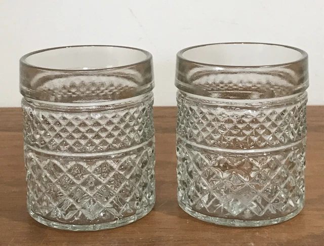 2 Vintage Anchor Hocking Wexford Pattern Glasses -  225ml