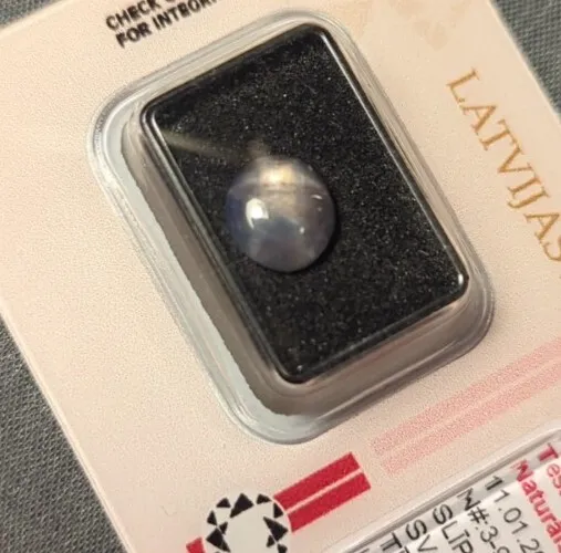 Natural gray Star Sapphire 2.23Ct