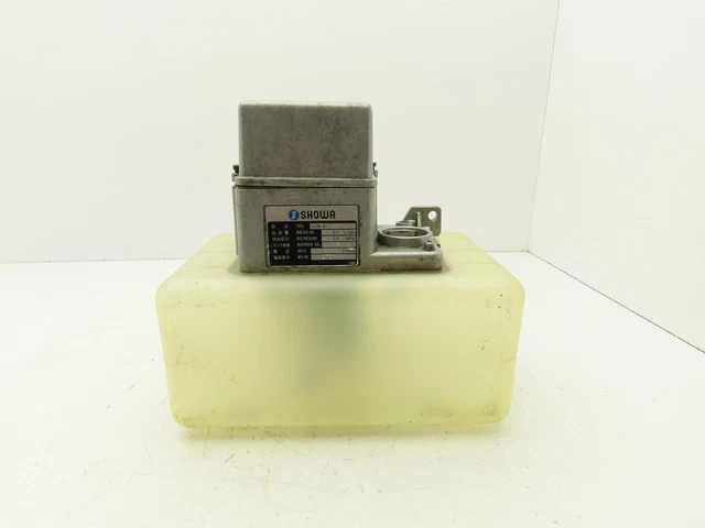 Showa LCB4 8210 Lubrication Oil Pump Machine Oiler 6L Tank 0.1 L/Min 200V