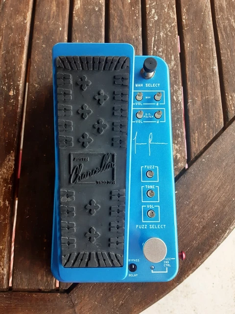 pédale d'effets pour guitare et basse électrique cry baby wah justin chancellor