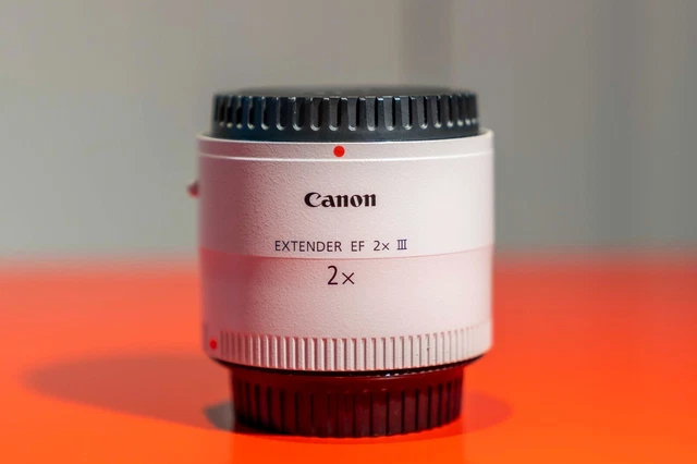Canon EF 2X III  Extender Telephoto Lens (4410B002)