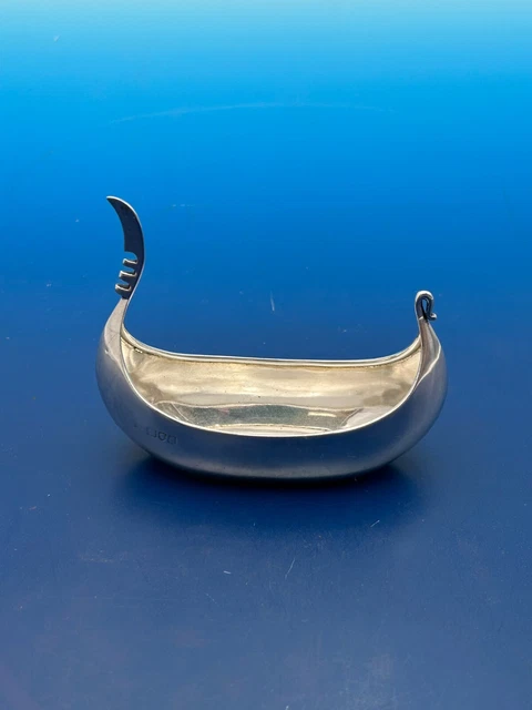 Antique english sterling gondola shaped master salt/nut dish