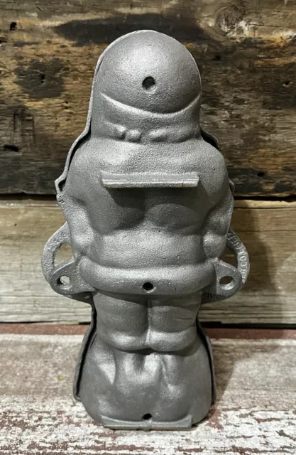 Cast Iron 11.5” Tall Santa Claus ~ Welcome Kiddies - Griswold Vintage Cake Mold 3