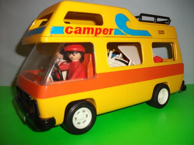 PLAYMOBIL 70088 - Family Fun - Family Campervan - Playpolis