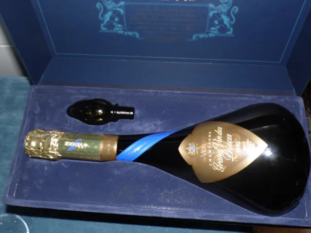 bouteille de champagne DE VENOGE grand vin des princes 1992 + 6 coupe et 1 sceau