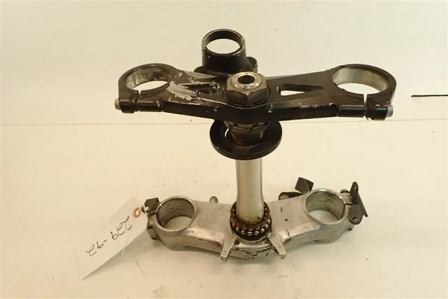04 05 KAWASAKI Ninja ZX10R triple tree steering stem lower