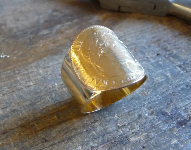 BAGUE PIÈCE OR corps large 10 Francs Napoléon tête laurée EUR 429,00