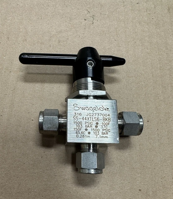New Open Box Swagelok SS High Pressure Ball Valve 316 SS-44XTLS6 1500 PSI 7.1 mm