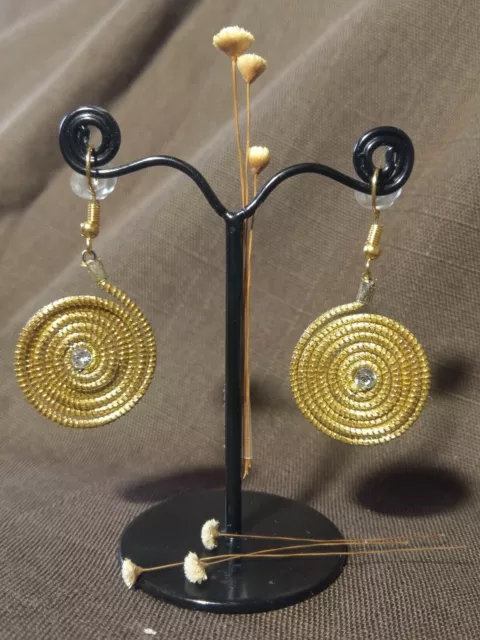 Boucles d'oreilles "Spirale & Strass" en Capim Dourado, L"Or Végétal" du Brésil