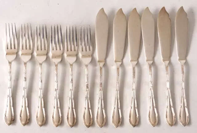 Vintage 12 Piece Set of Silver Plated Walker & Hall Fich Cutlery