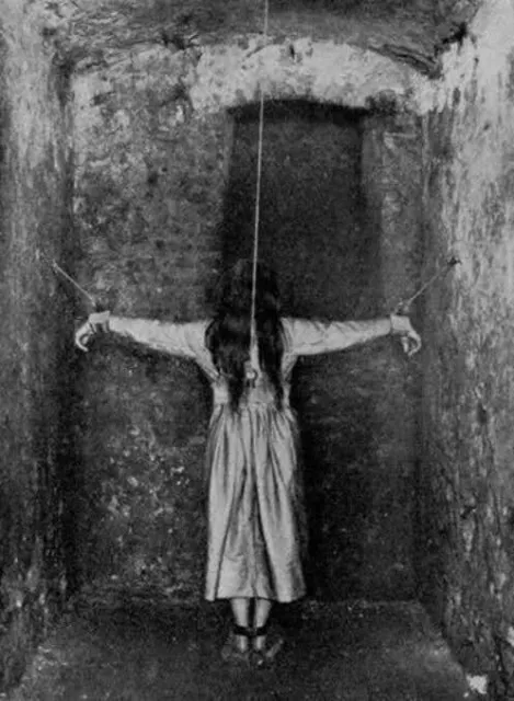 Antique Asylum Photo 690b Oddleys Strange & Bizarre 2