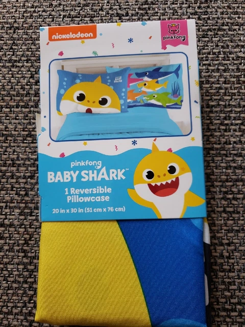 Funda de almohada reversible Nickelodeon Pinkfong 1/20"" x 30""/tiburón bebé