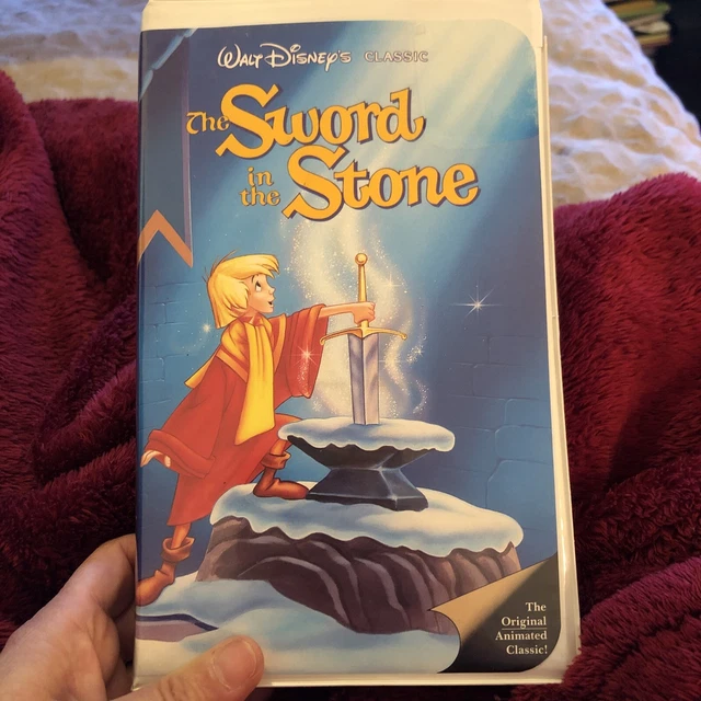 THE SWORD IN The Stone Walt Disneys Classic Black Diamond VHS Boy Stone ...