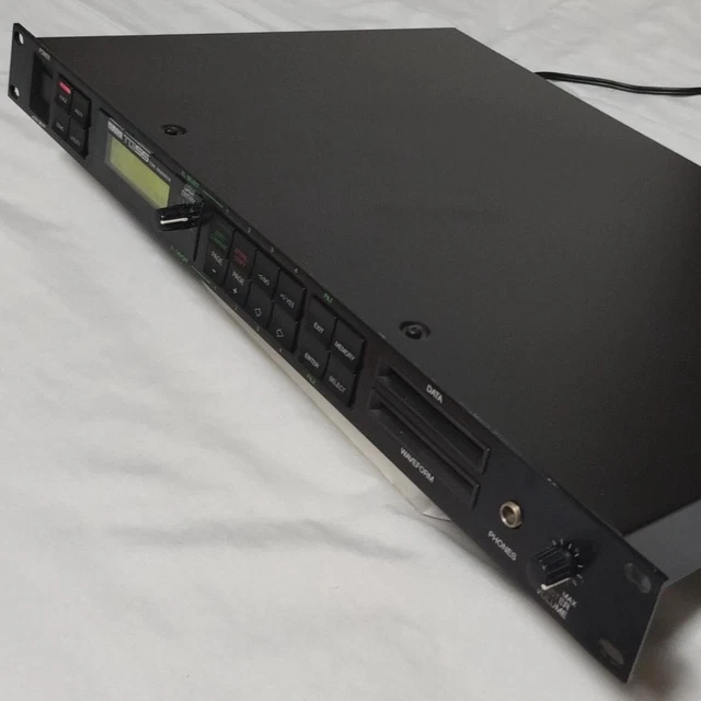 MÓDULO DE SONIDO generador de tonos MIDI Yamaha TG55 AWM2