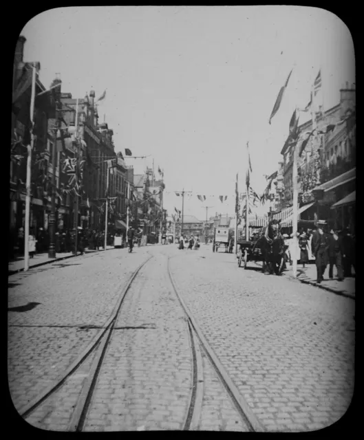 ENGLISH STREET ON CORONATION DAY 1902 PHOTO Magic Lantern Slide