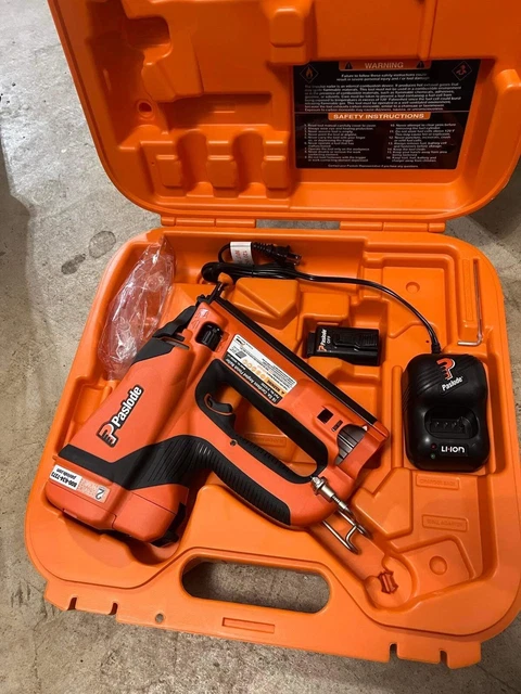 Paslode 902400 16 Gauge Angled Cordless Li-Ion Finish Nailer
