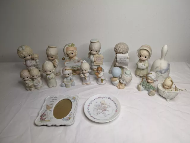 Precious Moments Lot Multiple Figures All Different Sizes (17)