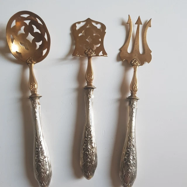 Couverts à mignardises manches en argent et décor guilloché | Lignes Couverts à mignardises manches en argent et décor guilloché | Lignes