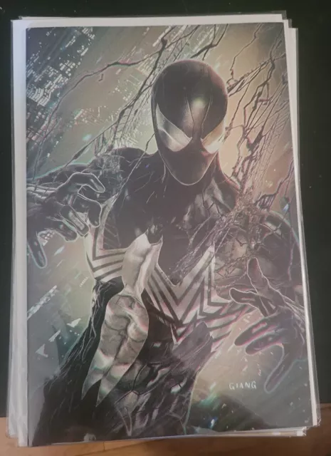 Amazing Spider-Man #17 (John Giang) (Megacon Virgin Variant)
